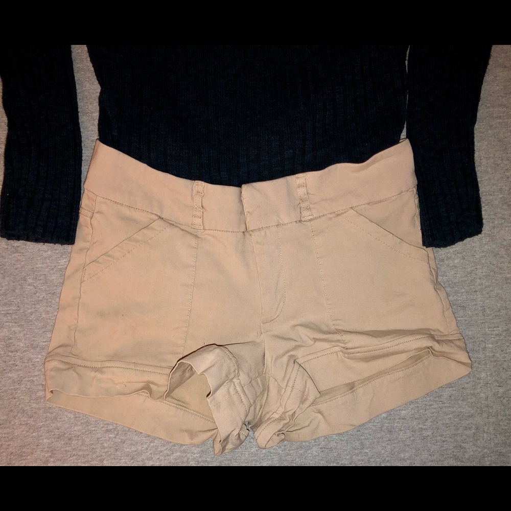 4/$20 Bebop Khaki Short Shorts size 5 stretchy
